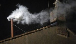 Fumée blanche sur le Vatican