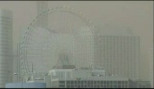 Un vent de sable venant de Chine obstrue la ville de Yokohama, au Japon