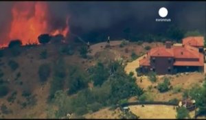 Flammes dévastatrices au nord-ouest de Los Angeles