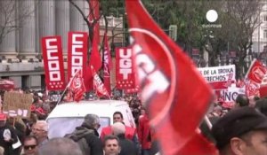 50 000 Espagnols dans les rues et contre l'austérité