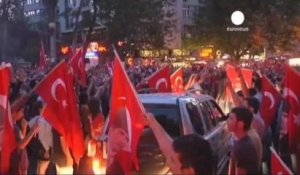 Erdogan appelle ses partisans à manifester le week-end...