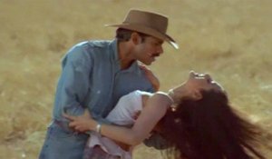 Badri Movie Songs - Yeh Chikitha - Pawan Kalyan Amisha Patel