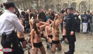Les Femen à Notre Dame de Paris