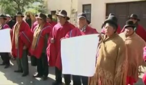Bolivie : des drapeaux brûlés devant l'ambassade française