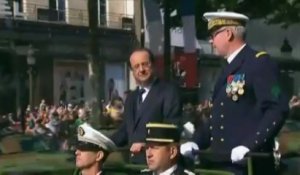 14-Juillet : Hollande sifflé à son arrivée sur les Champs-Elysées