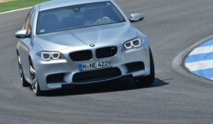 La BMW M5 Pack Competition sur le circuit d'Estoril