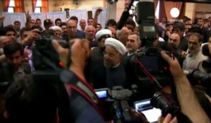 Iran : Hassan Rohani intronisé par le guide suprême