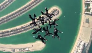 PARACHUTISME - CHAMPIONNATS DU MONDE DUBAI 2012 : VR8 "saut 7"