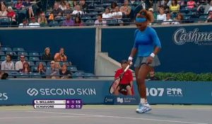 Toronto - Serena solide sur le dur