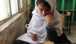 Afghanistan : tableau noir pour l'école, quatre ans après
