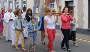 Arnèke : la procession du 15 août a été remise au goût du jour