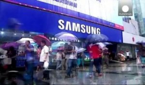 Samsung présente un smartphone à écran incurvé