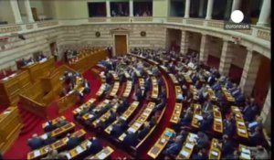 Grèce : le parlement lève l'immunité de six députés...