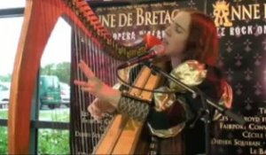 Cécile Corbel interprète "Je vous pleure, Isabeau", extrait du rock opéra "Anne de Bretagne"