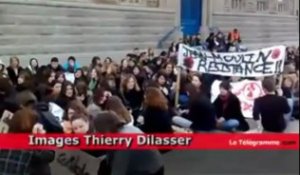 Châteaulin (29). 200 lycéens manifestent contre la suppression d'un poste de CPE