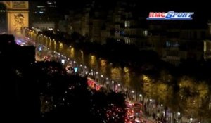 Les Bleus au Brésil : Les supporters fous de joie - 19/11