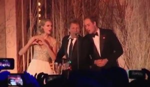 Le Prince William chante avec Jon Bovi et Taylor Swift