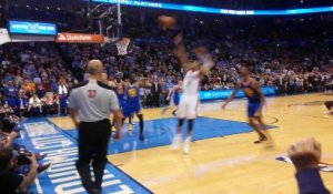 Le shoot incroyable de Russell Westbrook vu des tribunes