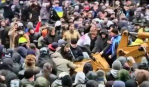 Ukraine : les affrontements entre pro-européens et policiers font une centaine de blessés