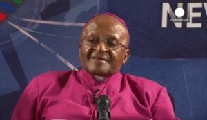 Desmond Tutu, bouleversé, se souvient de Mandela