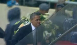 Poignée de main historique entre Obama et Castro