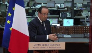 François Hollande visite le Centre spatial guyanais