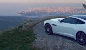 La Jaguar F-Type R Coupé se lâche en vidéo