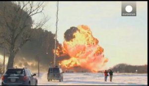 USA : explosions après une collision de trains, l'un rempli de pétrole