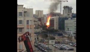 Témoin BFMTV: Spectaculaire incendie à Marseille - 07/01