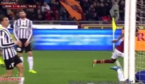 Gervinho marque d'un geste à la Zlatan