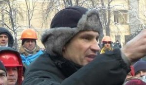Ukraine: le leader de l'opposition Vitali Klitschko à la rencontre des manifestants - 23/01