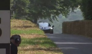 La McLaren P1 en démonstration à Goodwood
