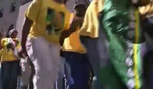 Afrique du Sud : des militants de l'ANC attaquent des manifestants de l'opposition