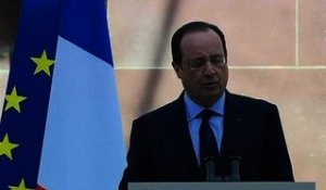 François Hollande rend hommage aux fusillés du Mont Valérien - 21/02