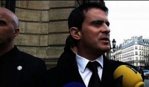Valls: "la droite doit prendre ses responsabilités" - 26/02