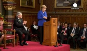 Angela Merkel parle d'Europe au parlement britannique
