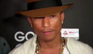 Le célèbre chapeau de Pharrell vendu aux enchères à un acheteur étonnant