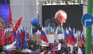 Des dizaines de milliers de personnes sur la Place rouge pour réclamer une Crimée russe