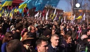 Manif pro-russe en Crimée ; unité nationale vantée à Kiev