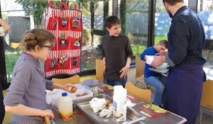 Villeneuve d'Ascq : Florent Ladeyn cuisine avec des adolescents handicapés