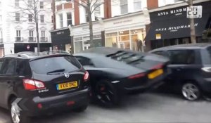 Le crash stupide d'un propriétaire de Lamborghini à Londres