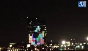 Une partie de Tetris sur la façade d'un building