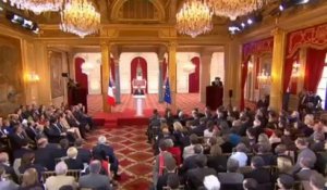 Hollande: "vous me demandez de trancher des têtes!"