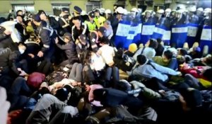 Taïwan: la police déloge les manifestants du Parlement