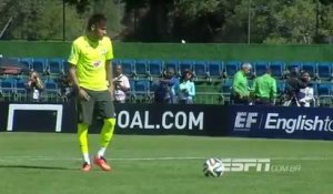 VIDEO : le penalty vicieux de Neymar à l’entrainement