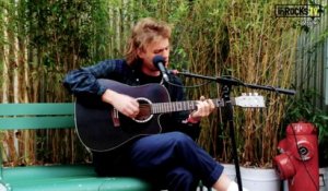 Mac DeMarco  chante  « Salad Days » en acoustique pour les inRocKs