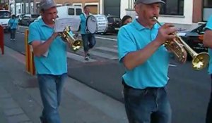 Ambiance dans les rues de Leuze-en-Hainaut après le match Belgique-Russier