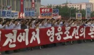 Pyongyang organise une imposante parade anti-américaine