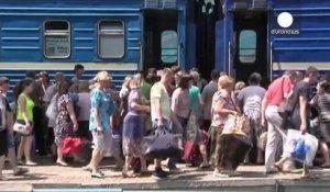 Ukraine : des habitants de Donetsk quittent la ville
