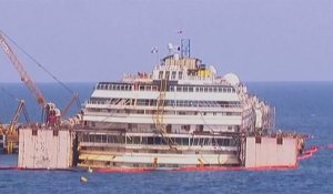 Mise à flot du "Costa-Concordia" en accéléré